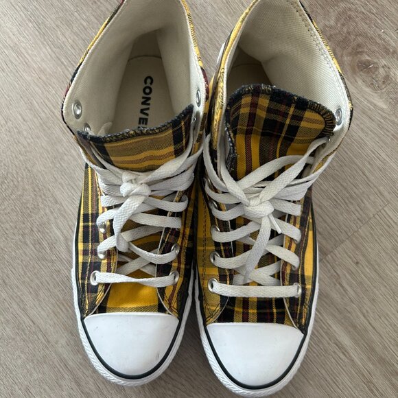 Plaid Converse shoes - Picture 2 of 3